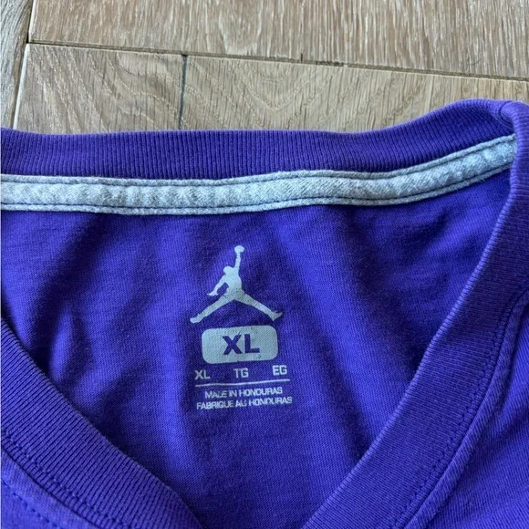 Air Jordan Flight T-Shirt in Purple & Green - Picture 4 of 4